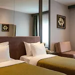 オラン ホテル 4*
